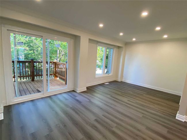 23 Charters Rd, House attached with 3 bedrooms, 2 bathrooms and 2 parking in Brampton ON | Image 8