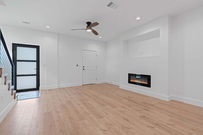 Cozy family room | Image 11
