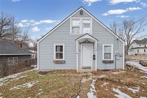 102 Black Diamond St, Richmond, MO, 64085-1402 | Card Image