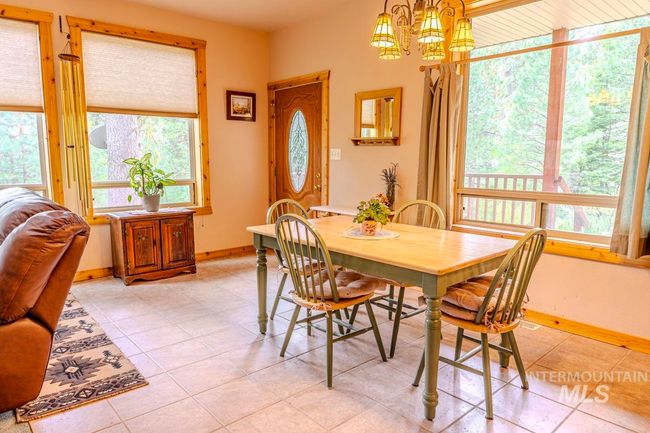 6 Three Point Rd, House other with 4 bedrooms, 3 bathrooms and 2 parking in Cascade ID | Image 12