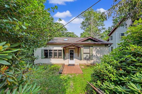 27 Fern St, Lake Harmony, PA, 18624-6005 | Card Image