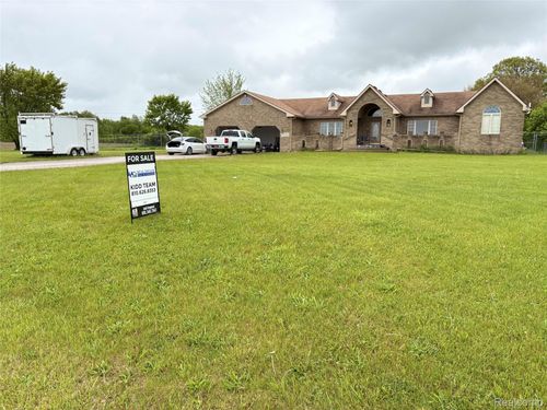 3351 Reid Rd, Swartz Creek, MI, 48473-8898 | Card Image