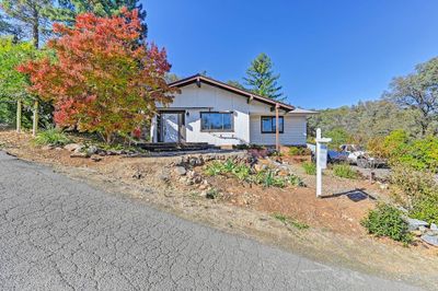 387 Kilham Rd, House other with 3 bedrooms, 2 bathrooms and null parking in Auburn CA | Image 3