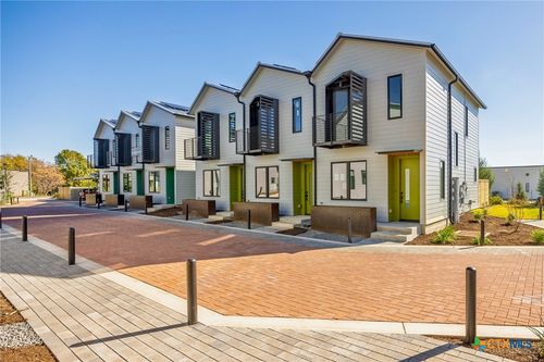 unit-b-102 Lively Ln, San Marcos, TX, 78666-4966 | Card Image