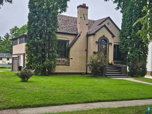 207 W Spruce St Street, Beresford, SD, 57004 | Card Image
