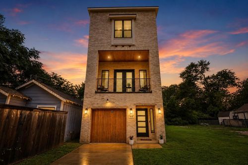 908 Muncie Ave, Dallas, TX, 75212-5324 | Card Image