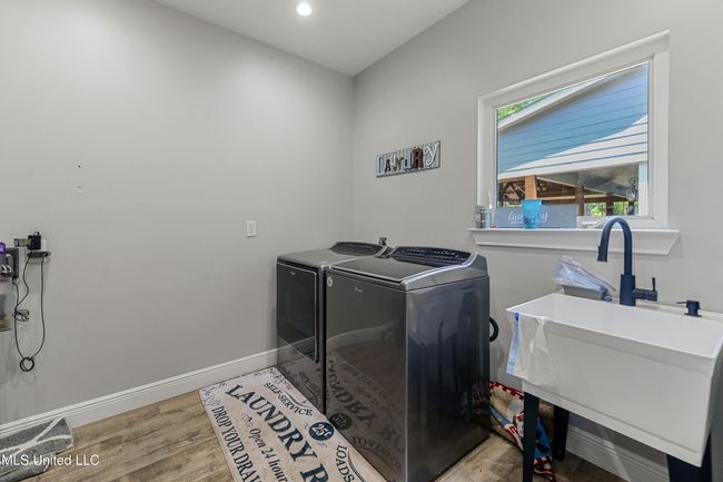 LAUNDRY | Image 21