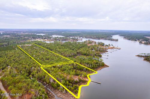 202 Mills Rd, Oriental, NC, 28571-8633 | Card Image