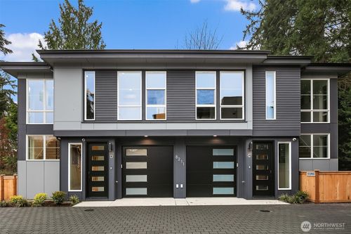 d-8211 Ne 124th St, Kirkland, WA, 98034-2539 | Card Image