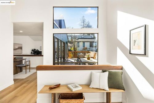 568 Vistamont Ave, Berkeley, CA, 94708-1225 | Card Image