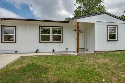 1301 Cardinal St, Arlington, TX, 76010-2935 | Card Image