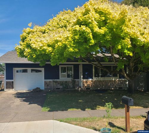 267 N 5th St, Jefferson, OR, 97352-9257 | Card Image