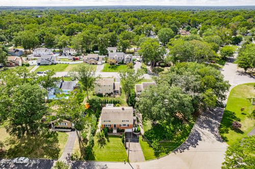 15 Oak Leaf Ln, Toms River, NJ, 08755-5109 | Card Image