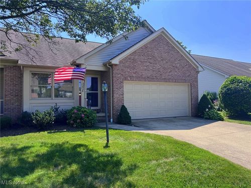 121 Oakley Green Dr, Elyria, OH, 44035-8850 | Card Image