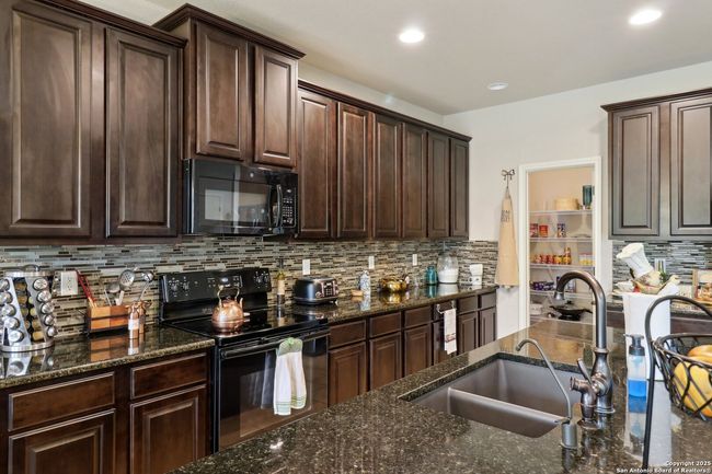 512 Saddle House, House other with 4 bedrooms, 4 bathrooms and null parking in Cibolo TX | Image 16
