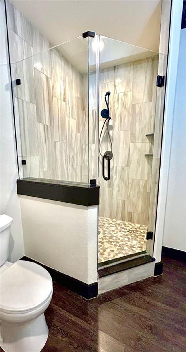 Master bathroom | Image 32