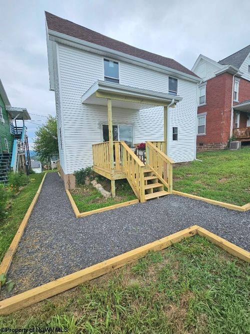 608 Clinton Ave, Morgantown, WV, 26505-5625 | Card Image