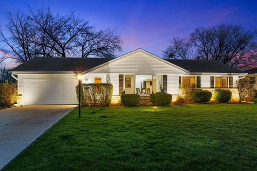 W174N9458 Joper Road, Menomonee Falls, WI, 53051 | Card Image