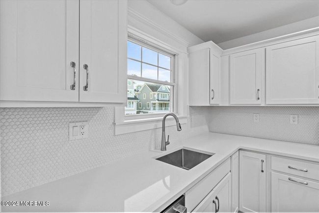 3 Cummings St, Condo with 3 bedrooms, 3 bathrooms and null parking in Mantoloking NJ | Image 10