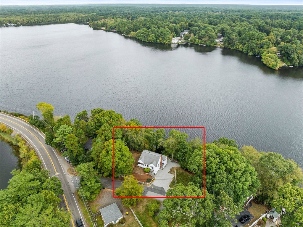 White Island Rd, Halifax, MA 02338