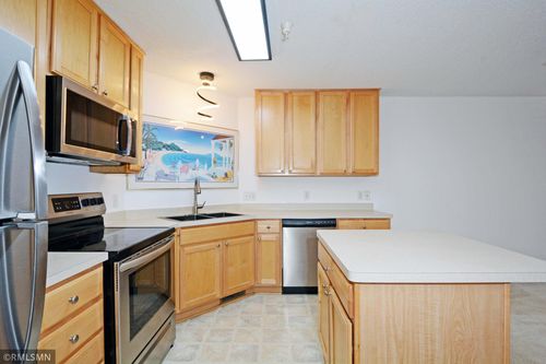 207-17565 69th Pl N, Maple Grove, MN, 55311-3026 | Card Image