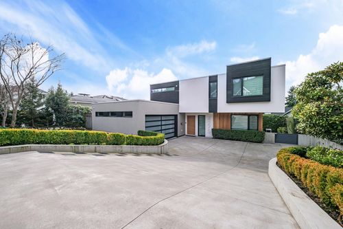 4275 Chelsea Cres, North Vancouver, BC, V7R3J4 | Card Image