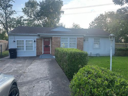 9301 Chesterfield Dr, Houston, TX, 77051-3134 | Card Image