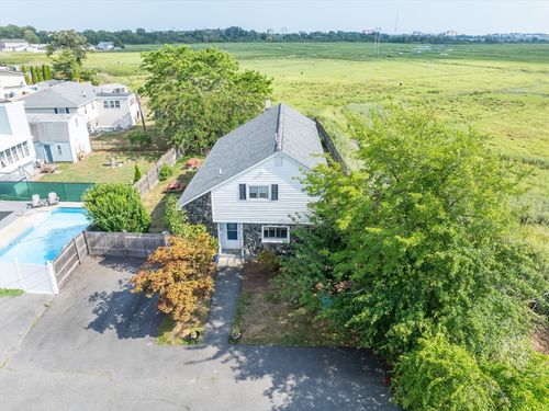 28 Naples Ave, Saugus, MA, 01906-3050 | Card Image