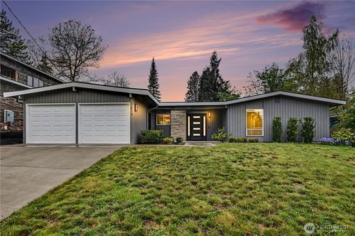 1217 150th Ave Se, Bellevue, WA, 98007-5810 | Card Image