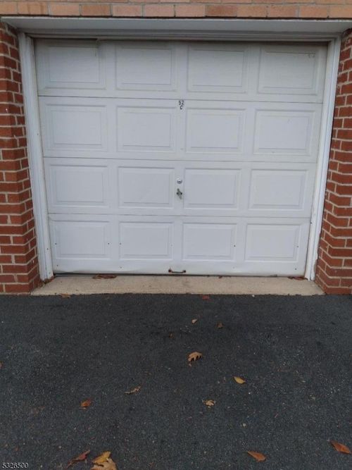 c52-100 Pierson Miller Dr, Pompton Lakes, NJ, 07442-1042 | Card Image