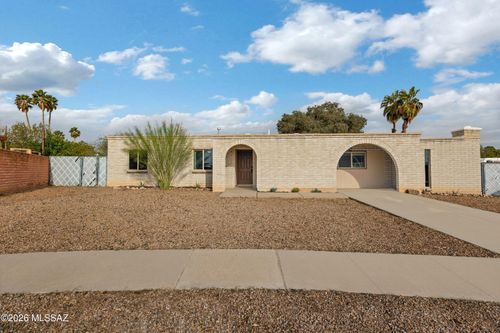 2572 W Calle Genova, Tucson, AZ, 85745 | Card Image