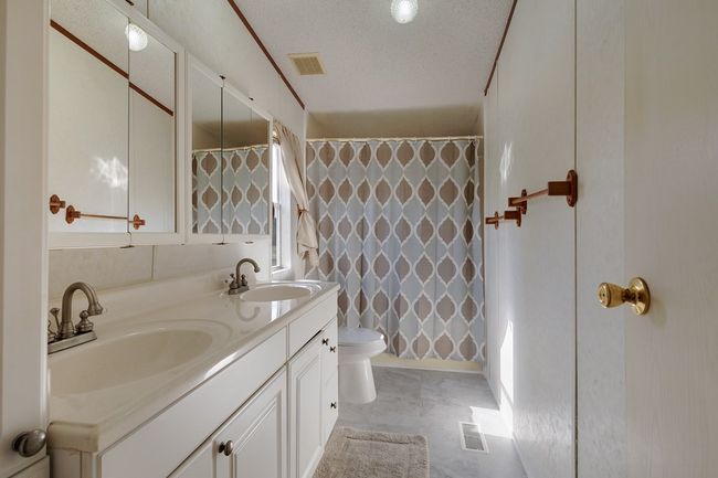 68 Rolling Oaks Dr, House other with 3 bedrooms, 2 bathrooms and 2 parking in Harper TX | Image 14