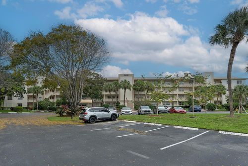 g4-2905 Victoria Pl, Coconut Creek, FL, 33066-1356 | Card Image