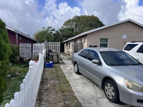 b-633 W 9th Street, Riviera Beach, FL, 33404 | Card Image