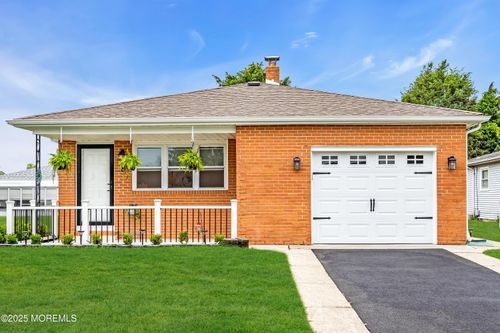 8 Rio Ct, Toms River, NJ, 08757-4132 | Card Image