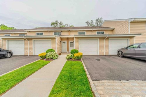 704-2355 Pershing Blvd, Baldwin, NY, 11510-3061 | Card Image