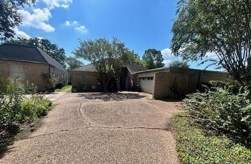 2802 Country Club Blvd, Sugar Land, TX, 77478-3626 | Card Image