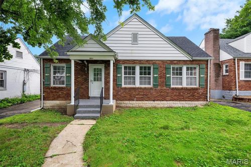 8911 Shawnee Lane, Overland, MO, 63114 | Card Image