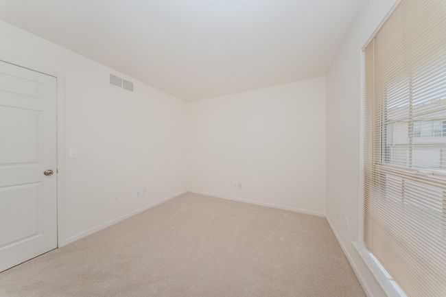 128 Commons Cir, Condo with 2 bedrooms, 2 bathrooms and null parking in Saline MI | Image 35