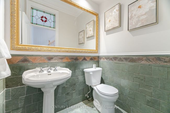 135 Glenmount Park Rd, House other with 4 bedrooms, 5 bathrooms and 2 parking in Toronto ON | Image 15