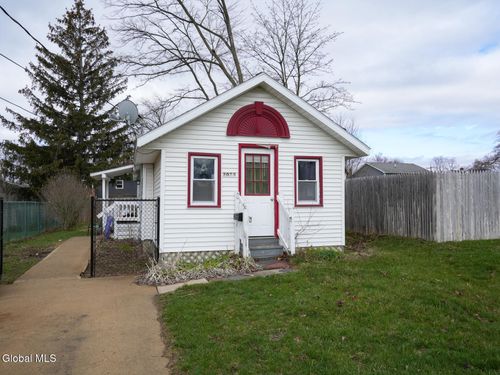 2073 Amsterdam Ave, Schenectady, NY, 12303-4118 | Card Image