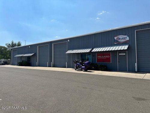 8333 E Pecos Dr, Prescott Valley, AZ, 86314-9118 | Card Image