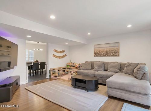 13960 Oxnard St, Van Nuys, CA, 91401 | Card Image