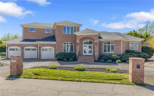 501 Croatan Hills Dr, Virginia Beach, VA, 23451-7102 | Card Image