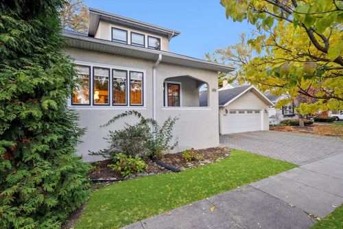 1038 Division St, Oak Park, IL, 60302-1565 | Card Image