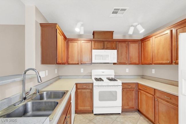 UNIT-103 - 6680 Caporetto Ln, Condo with 1 bedrooms, 1 bathrooms and null parking in North Las Vegas NV | Image 13