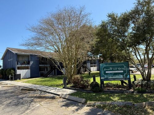 1101 E Main St, League City, TX, 77573-2427 | Card Image