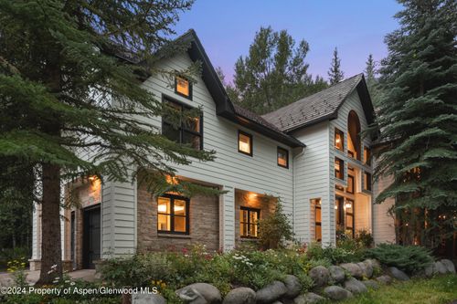 901 S Ute Ave, Aspen, CO, 81611-2165 | Card Image