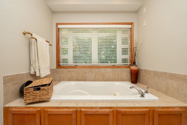 2128 Kelly Cir, House other with 5 bedrooms, 4 bathrooms and null parking in Shakopee MN | Image 16