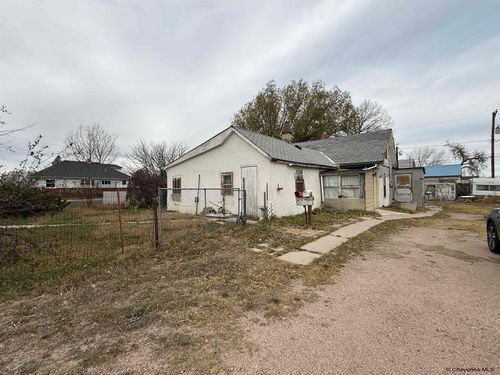 618 W 9th St, Cheyenne, WY, 82007-1235 | Card Image
